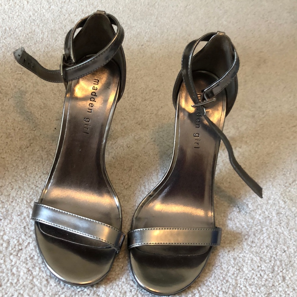 Madden Girl Platinum Heels Size 8